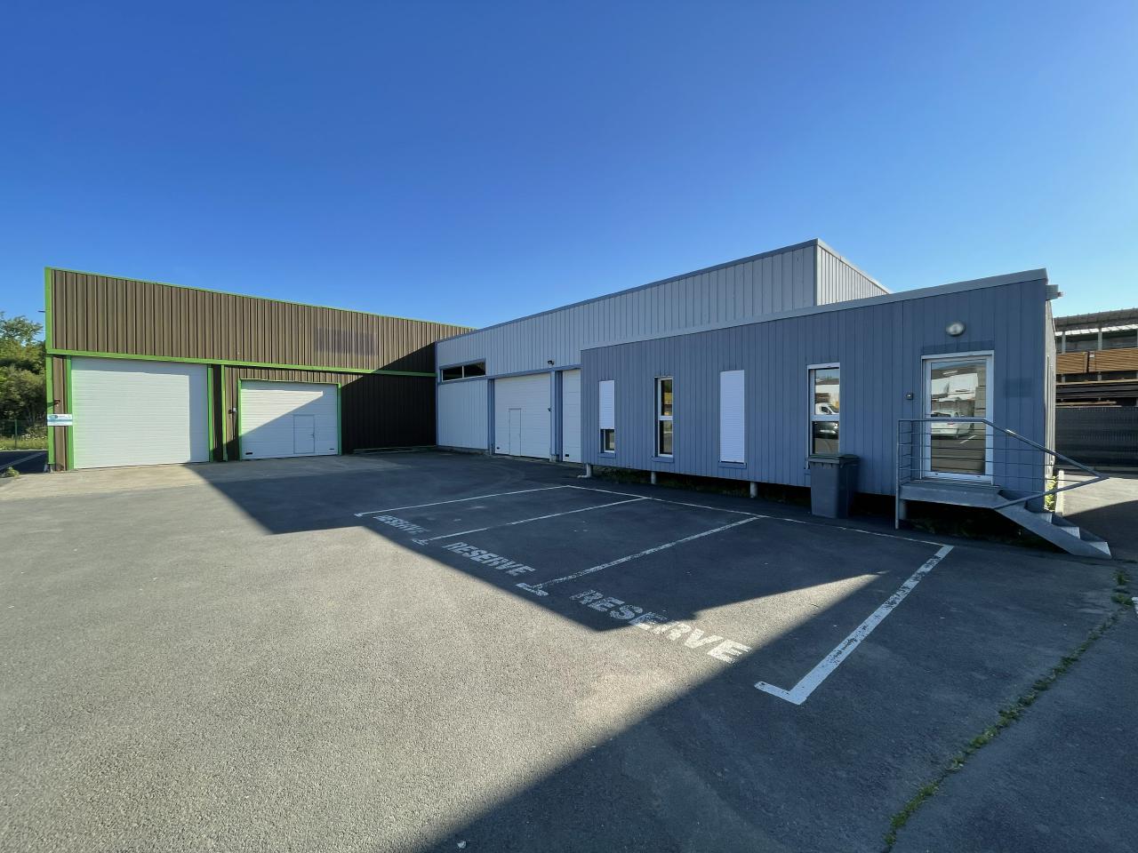 Local d'activité Liffré 320m² Location local d'activité Liffré Ille-et-Vilaine OLACT2420476 0